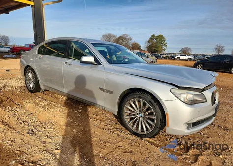 2011 BMW 750 Li z USA, uszkodzony, nr VIN WBAKB8C58BC851728
